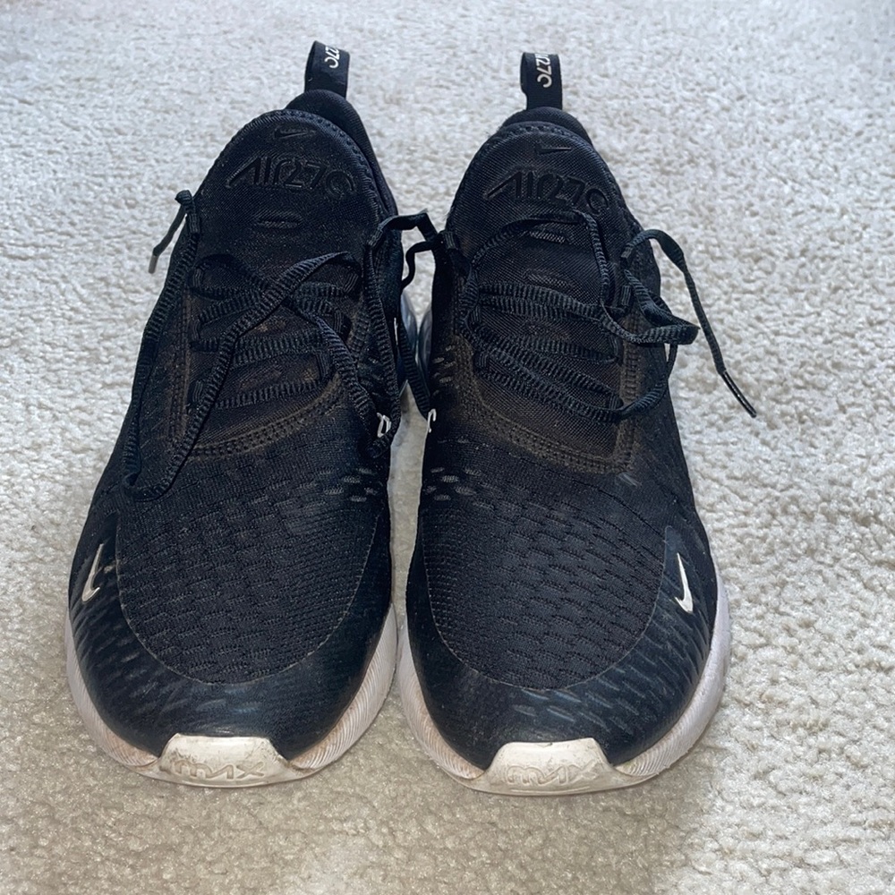 Men’s Black Nike Air 270s Size 11